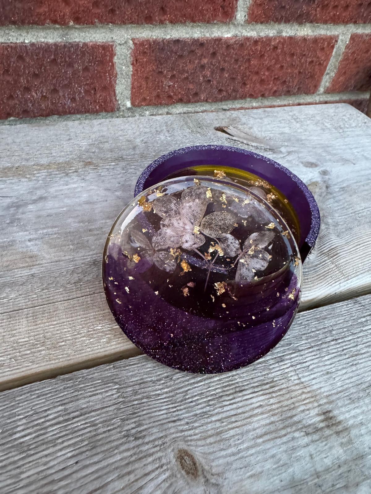 Purple resin coaster with pressed flowers and gold leaf